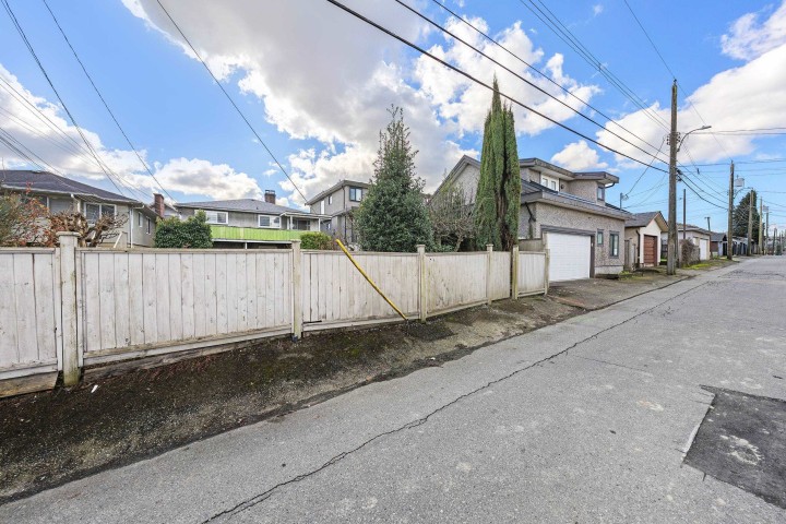 Photo 32 at 3281 E 2nd Avenue, Renfrew VE, Vancouver East