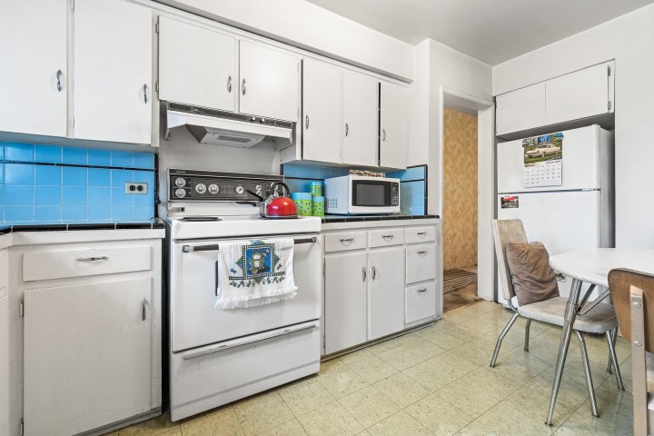 Photo 9 at 3281 E 2nd Avenue, Renfrew VE, Vancouver East