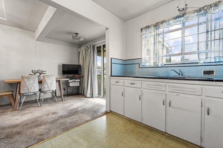Photo 10 at 3281 E 2nd Avenue, Renfrew VE, Vancouver East