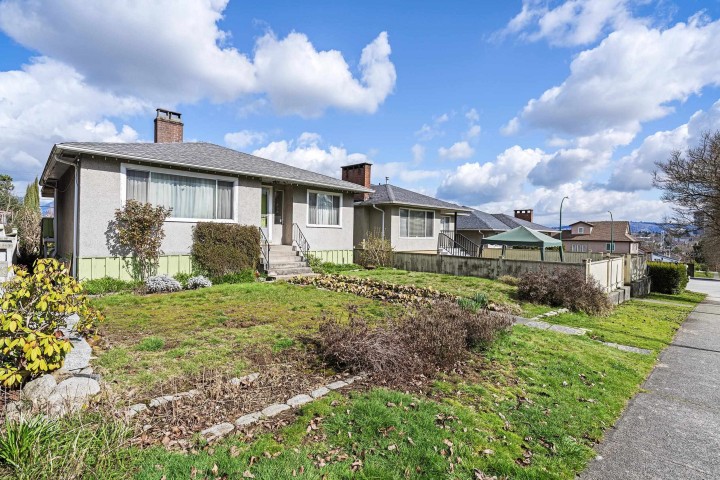Photo 25 at 3281 E 2nd Avenue, Renfrew VE, Vancouver East