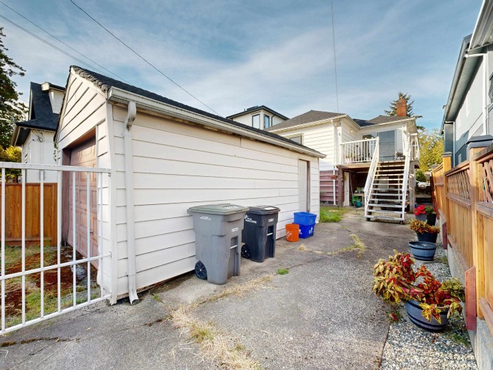 Photo 34 at 1222 E 51st Avenue, South Vancouver, Vancouver East