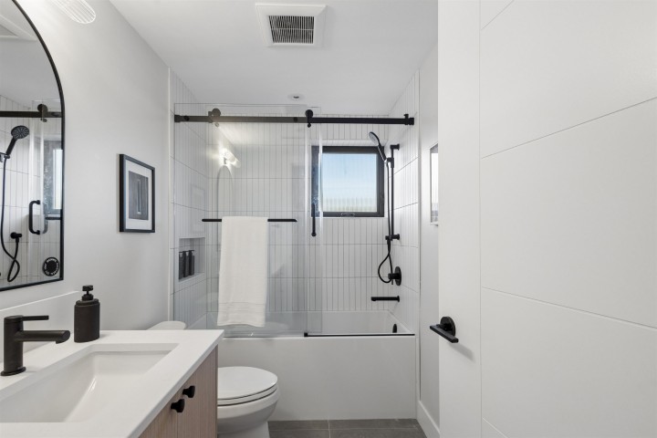 Photo 14 at 3 - 2017 E 23rd Avenue, Victoria VE, Vancouver East