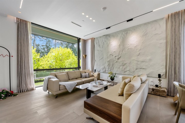 Photo 3 at 3823 W 51st Avenue, Southlands, Vancouver West