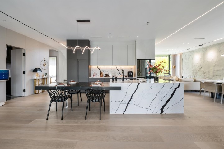 Photo 9 at 3823 W 51st Avenue, Southlands, Vancouver West