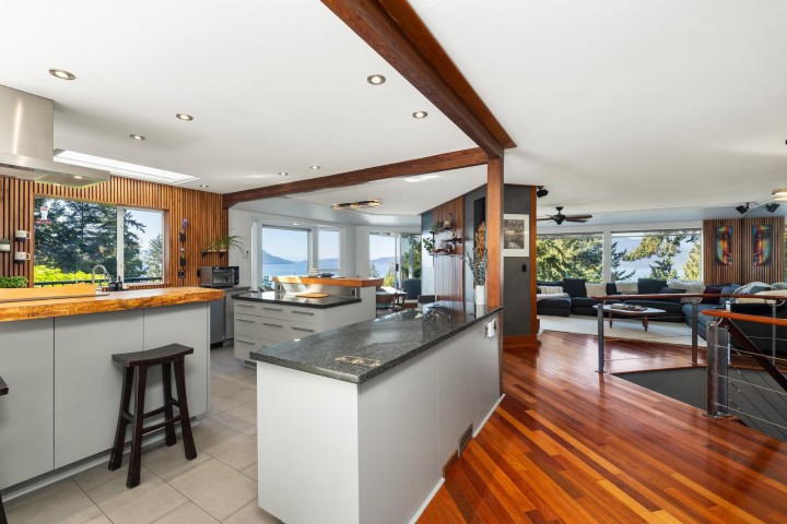 Photo 6 at 350 Bayview Place, Lions Bay, West Vancouver