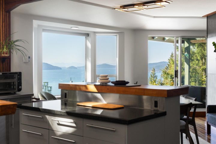 Photo 7 at 350 Bayview Place, Lions Bay, West Vancouver