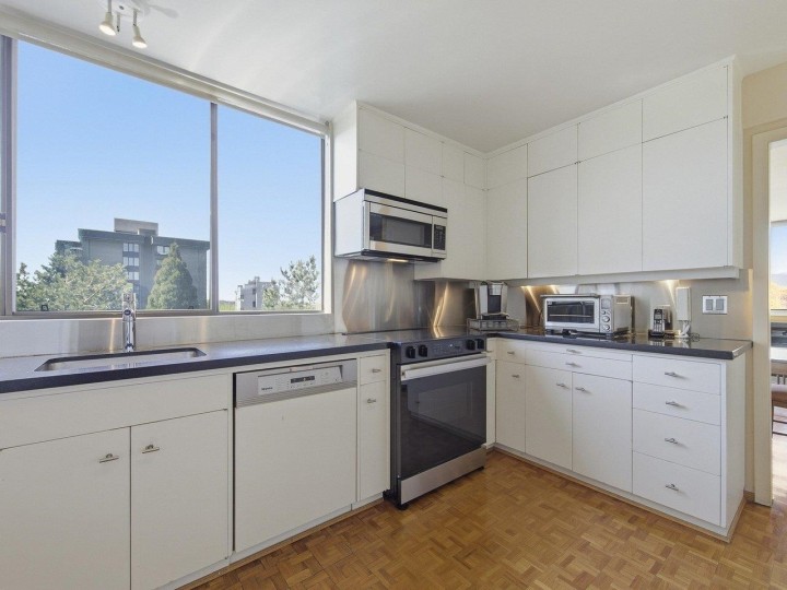Photo 12 at 900 - 1685 W 14th Avenue, Fairview VW, Vancouver West