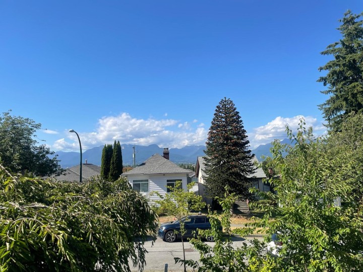 Photo 2 at 2478 E 28th Avenue, Collingwood VE, Vancouver East