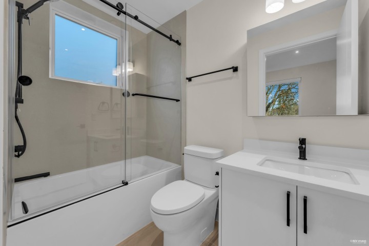 Photo 10 at 1 - 4150 W 14th Avenue, Point Grey, Vancouver West