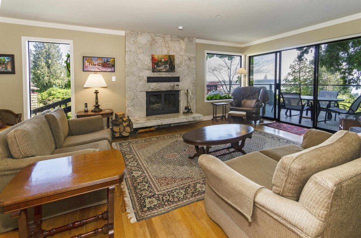 Photo 6 at 2440 Queens Avenue, Queens, West Vancouver
