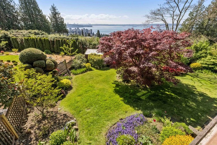 Photo 26 at 2440 Queens Avenue, Queens, West Vancouver