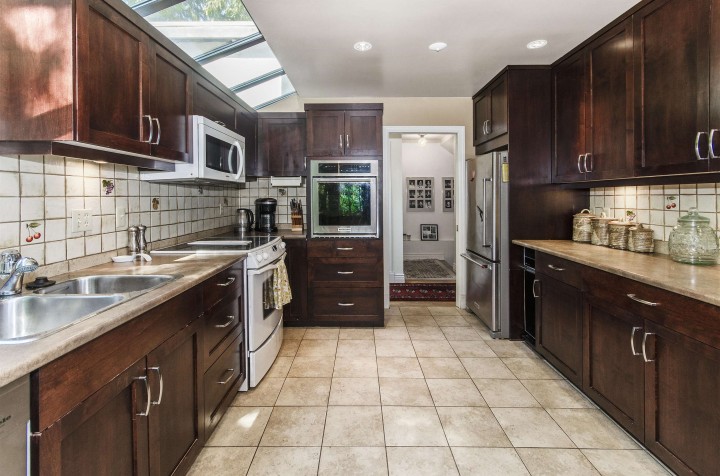 Photo 11 at 2440 Queens Avenue, Queens, West Vancouver