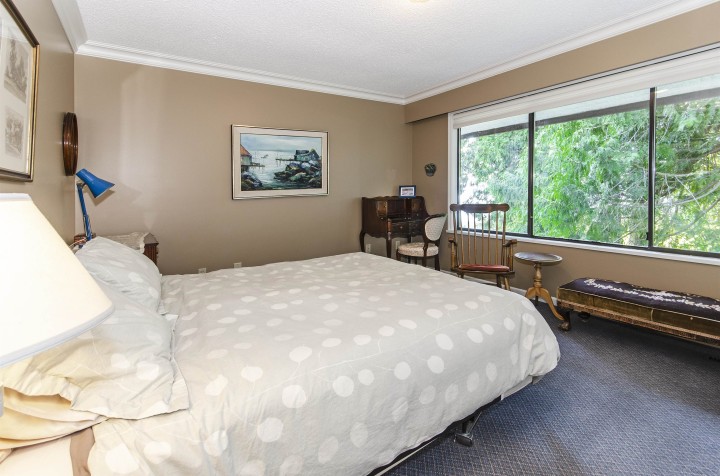 Photo 21 at 2440 Queens Avenue, Queens, West Vancouver
