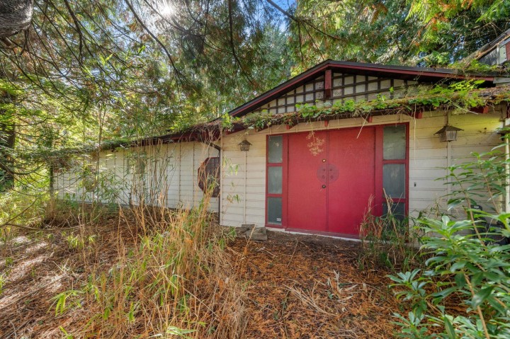 Photo 3 at 3745 Southridge Avenue, Bayridge, West Vancouver