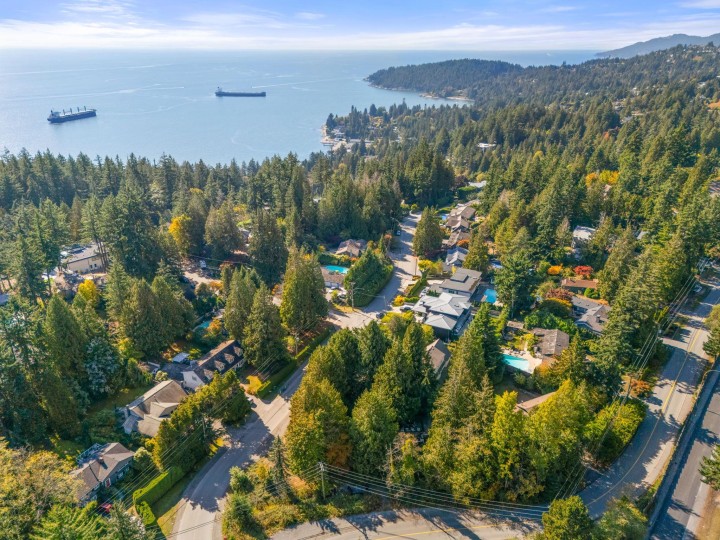 Photo 28 at 3745 Southridge Avenue, Bayridge, West Vancouver