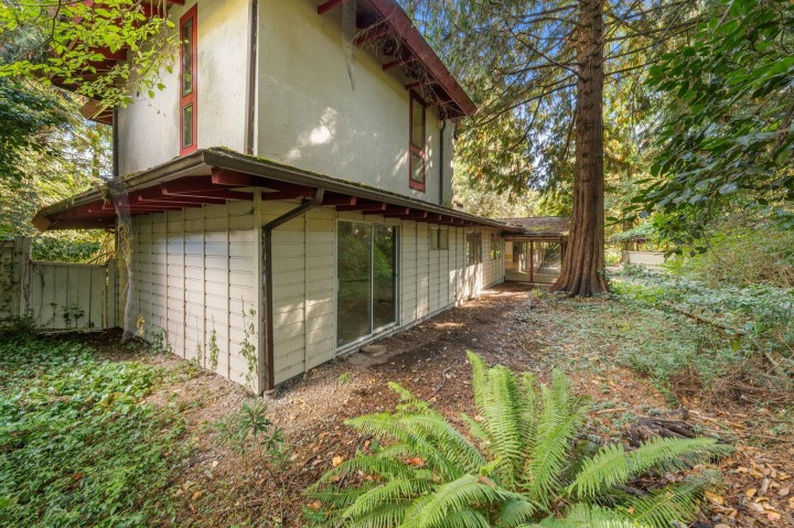 Photo 5 at 3745 Southridge Avenue, Bayridge, West Vancouver