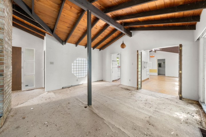 Photo 10 at 3745 Southridge Avenue, Bayridge, West Vancouver
