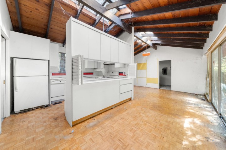 Photo 14 at 3745 Southridge Avenue, Bayridge, West Vancouver