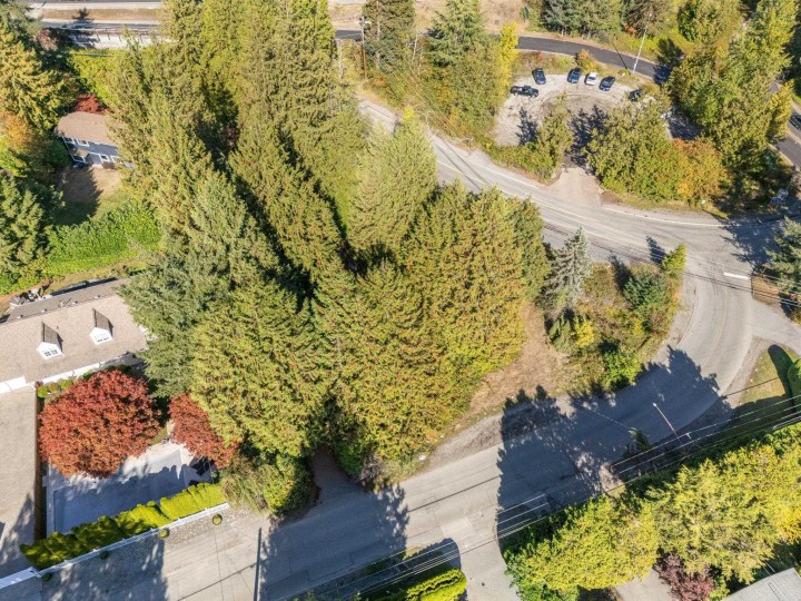 Photo 25 at 3745 Southridge Avenue, Bayridge, West Vancouver