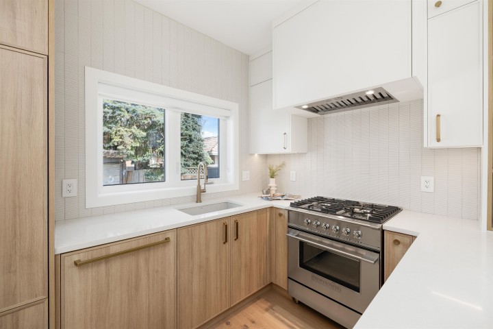 Photo 3 at 3143 E 19 Avenue, Renfrew Heights, Vancouver East