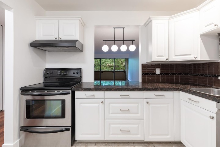 Photo 10 at 309 - 1710 W 13th Avenue, Fairview VW, Vancouver West