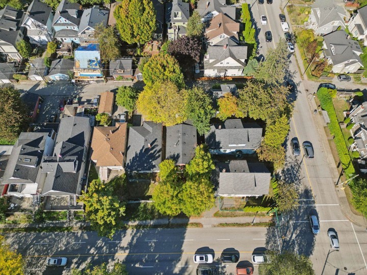 Photo 4 at 695 E 12th Avenue, Mount Pleasant VE, Vancouver East