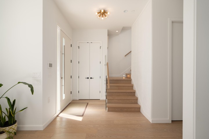 Photo 4 at 5325 Chester Street, Fraser VE, Vancouver East