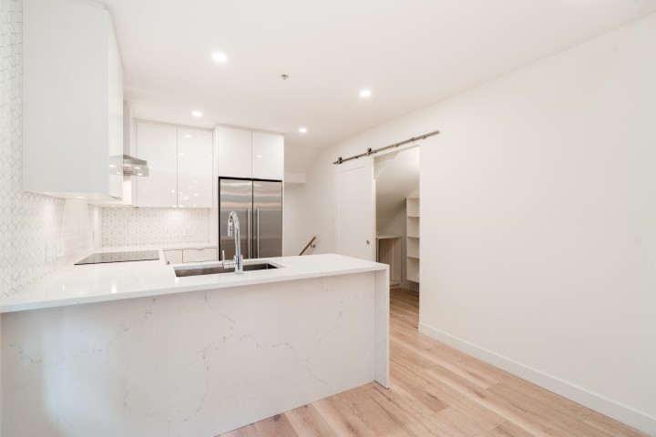 Photo 7 at 101 - 562 E 7th Avenue, Mount Pleasant VE, Vancouver East