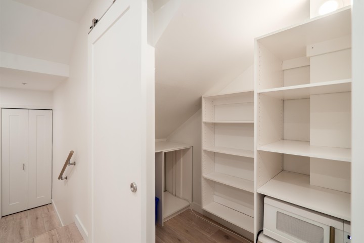 Photo 8 at 101 - 562 E 7th Avenue, Mount Pleasant VE, Vancouver East