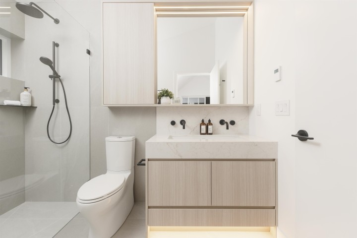 Photo 18 at 2 - 2755 W 11th Avenue, Kitsilano, Vancouver West