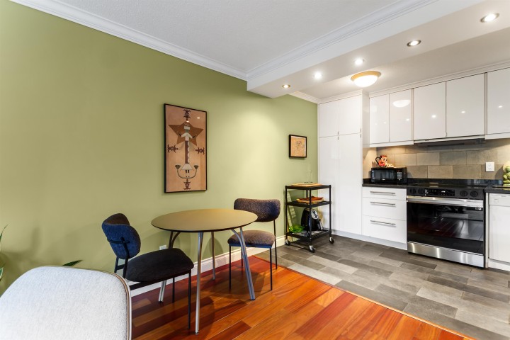 Photo 5 at 308 - 2040 Cornwall Avenue, Kitsilano, Vancouver West