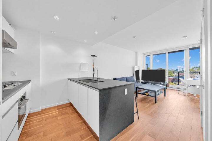 Photo 4 at 908 - 8488 Cornish Street, S.W. Marine, Vancouver West