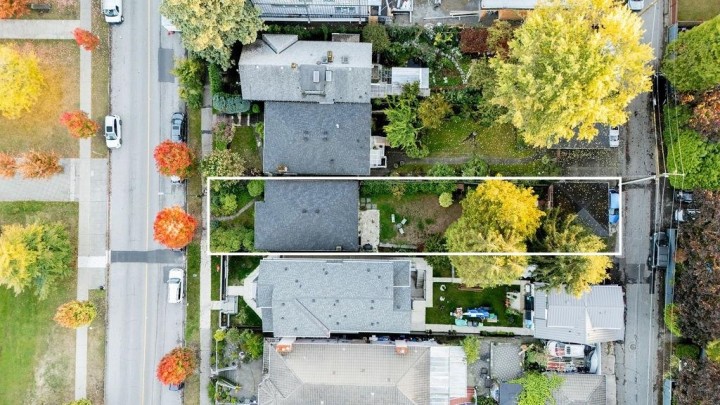 Photo 4 at 3315 Victoria Drive, Victoria VE, Vancouver East