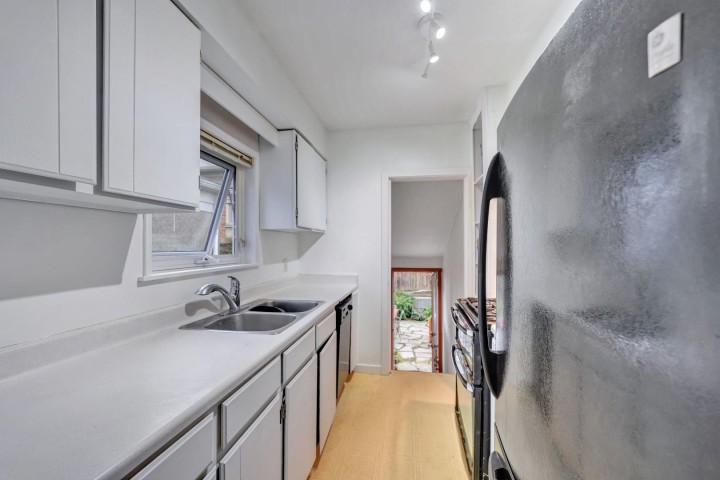 Photo 13 at 2303 W 3rd Avenue, Kitsilano, Vancouver West