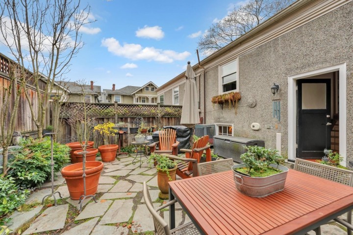 Photo 4 at 2303 W 3rd Avenue, Kitsilano, Vancouver West