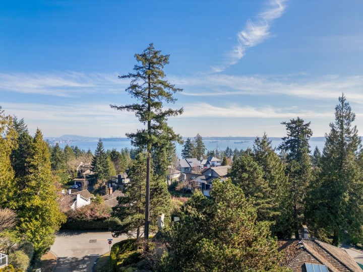 Photo 5 at 4815 Headland Close, Caulfeild, West Vancouver