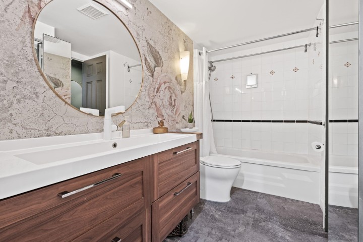 Photo 11 at 106 - 1710 W 13th Avenue, Fairview VW, Vancouver West