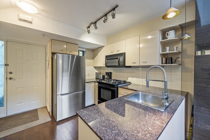 Photo 6 at 203 - 501 Pacific Street, Downtown VW, Vancouver West