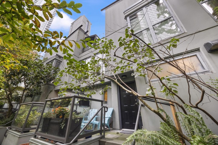Photo 4 at 203 - 501 Pacific Street, Downtown VW, Vancouver West