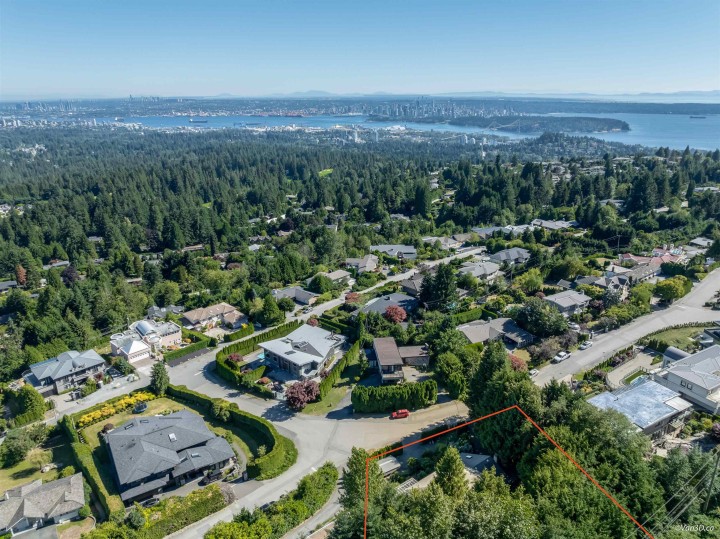 Photo 1 at 661 Andover Crescent, British Properties, West Vancouver