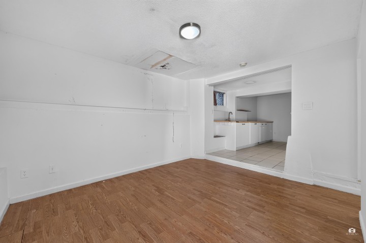 Photo 12 at 3184 E 8th Avenue, Renfrew VE, Vancouver East