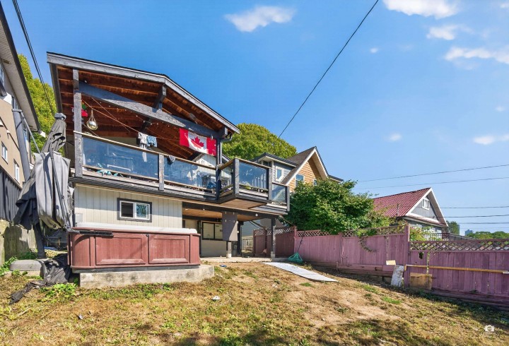 Photo 5 at 3184 E 8th Avenue, Renfrew VE, Vancouver East