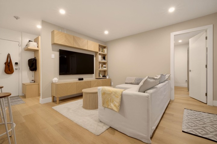 Photo 2 at 204 - 1345 Comox Street, West End VW, Vancouver West