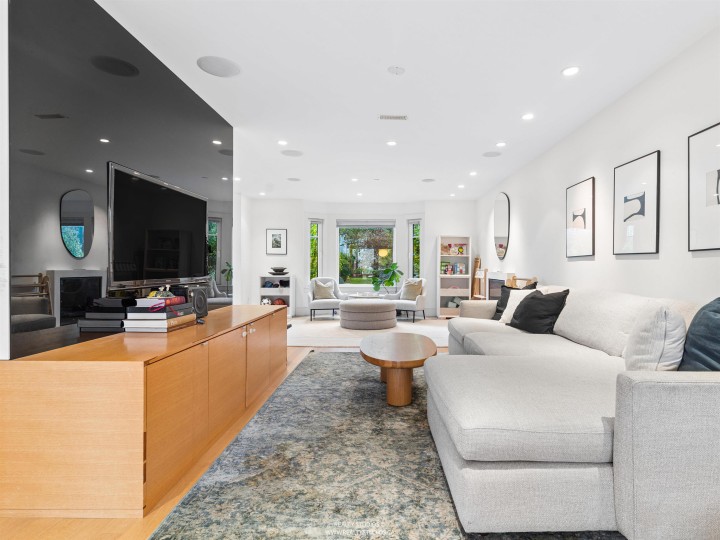 Photo 6 at 917 W 20th Avenue, Cambie, Vancouver West