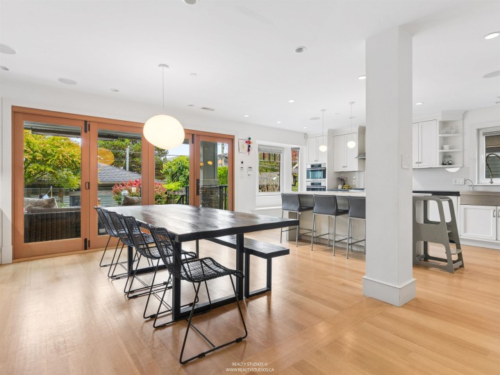 Photo 9 at 917 W 20th Avenue, Cambie, Vancouver West