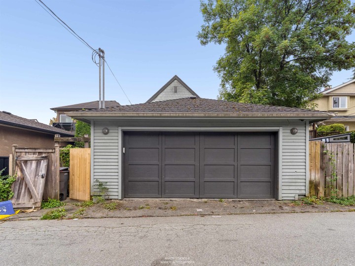 Photo 34 at 917 W 20th Avenue, Cambie, Vancouver West