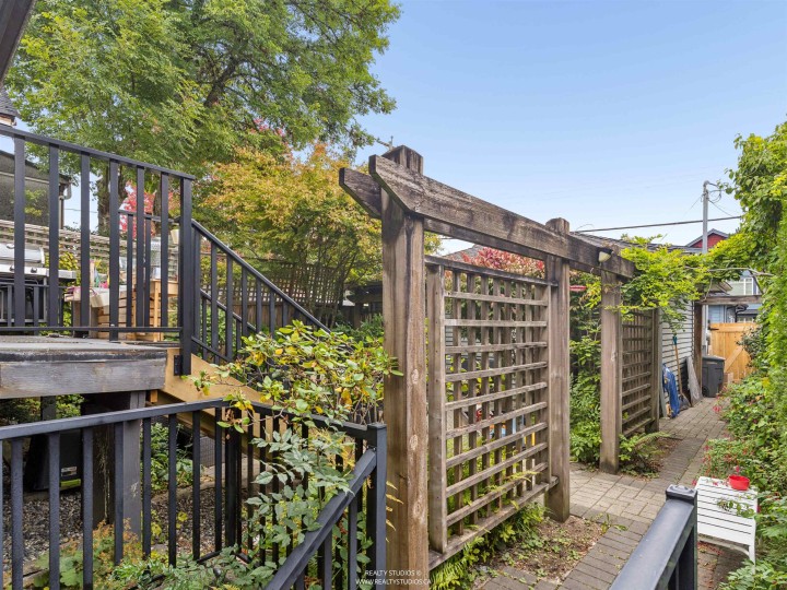Photo 33 at 917 W 20th Avenue, Cambie, Vancouver West