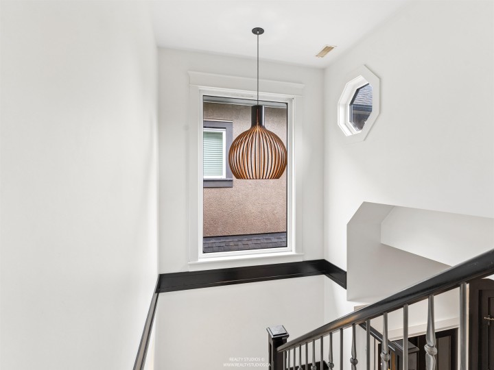 Photo 14 at 917 W 20th Avenue, Cambie, Vancouver West