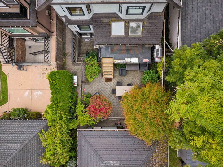 Photo 37 at 917 W 20th Avenue, Cambie, Vancouver West