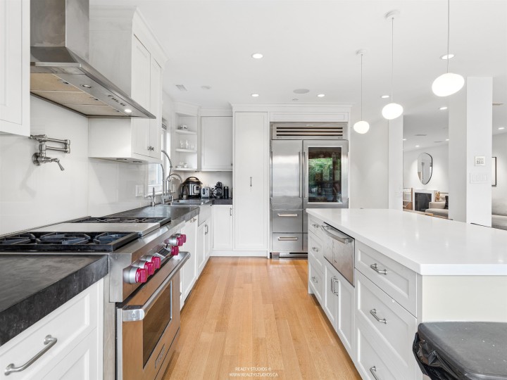 Photo 11 at 917 W 20th Avenue, Cambie, Vancouver West